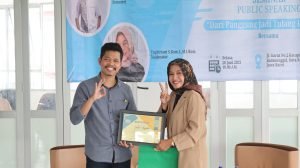 Seminar Public Speaking Prodi Komunikasi UHS